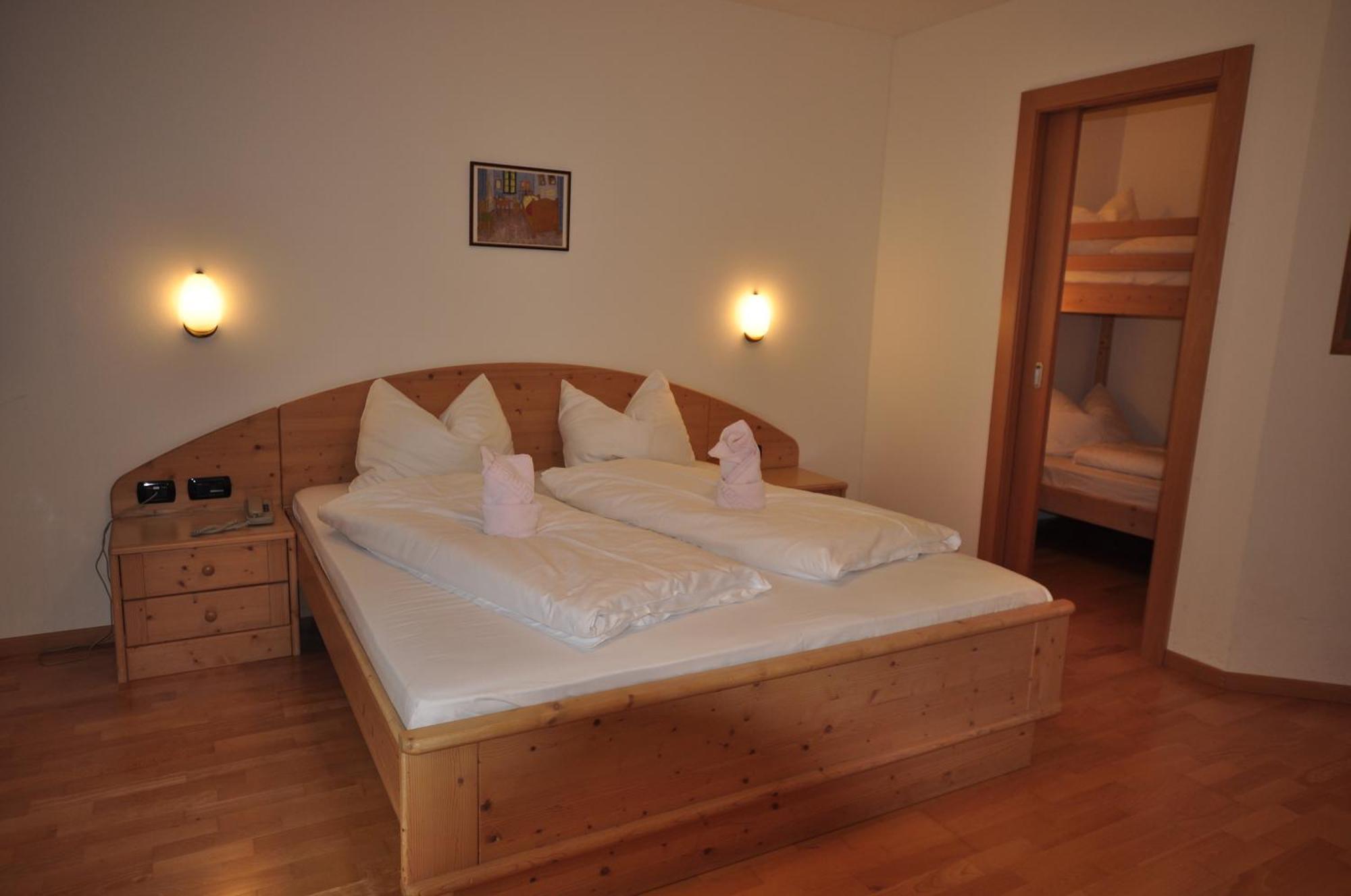 Hotel Alpin Colle Isarco Quarto foto